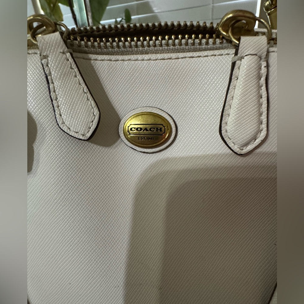 Coach Peyton Cora Domed Satchel in white - Picture 3 of 14